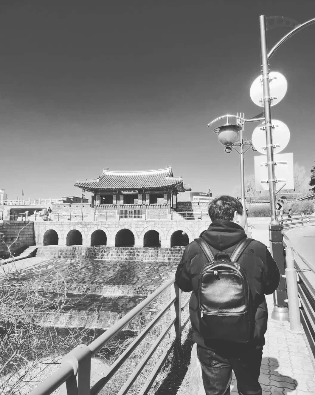 クァク・ジャヒョンさんのインスタグラム写真 - (クァク・ジャヒョンInstagram)「아름다운 도시 수원  #곽자형 #수원 #Suwon city」3月1日 23時42分 - jahyeonggwag