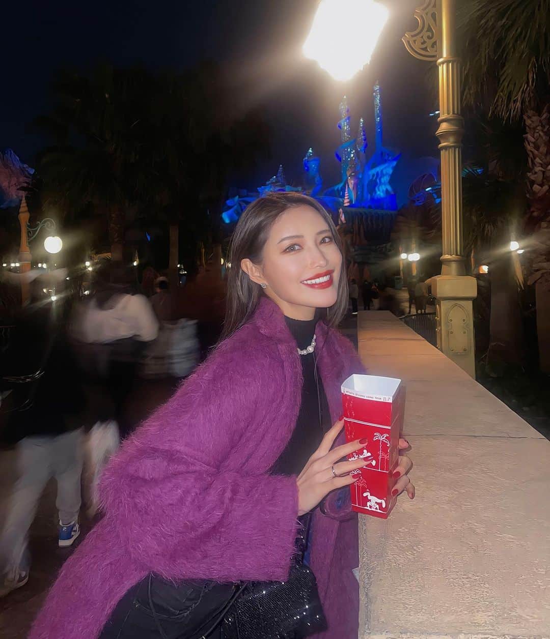 MIKAのインスタグラム：「Hello March 🤭🍿  ⠀ ディナーの前にどうしても食べたくて餃子ドッグとポップコーンほぼ丸飲みしたよ🥟笑  ⠀」