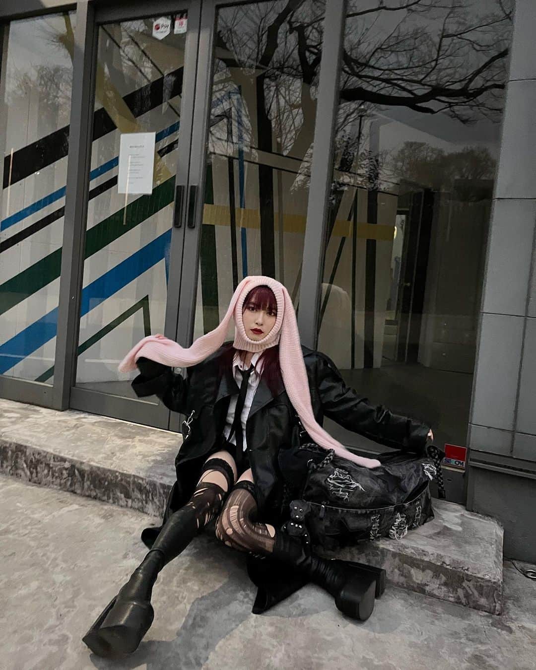 なつかのインスタグラム：「SHE CAME FROM BUNNY PLANET ⋆͛♡⋆͛  This is my so lovely clothes, L.G.B. 's leather shorts🧟‍♀️🦴🖤  .」