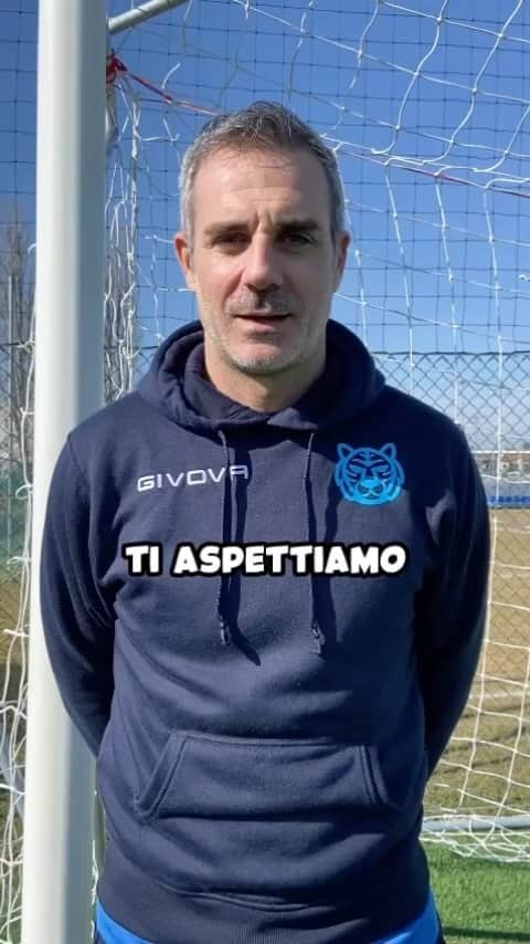 ステファノ・ソレンティーノのインスタグラム：「LA PRIMA EDIZIONE DELLA SUMMER CAMP STEFANO SORRENTINO! ☀️⚽️  🗓️ Dal 25 giugno al 1 luglio  📍A Bardonecchia 👊🏻 Una settimana di allenamenti per tutti i portieri   Tutte le info su www.bekings.it  Ti aspettiamo! ⚽️💪🏻」