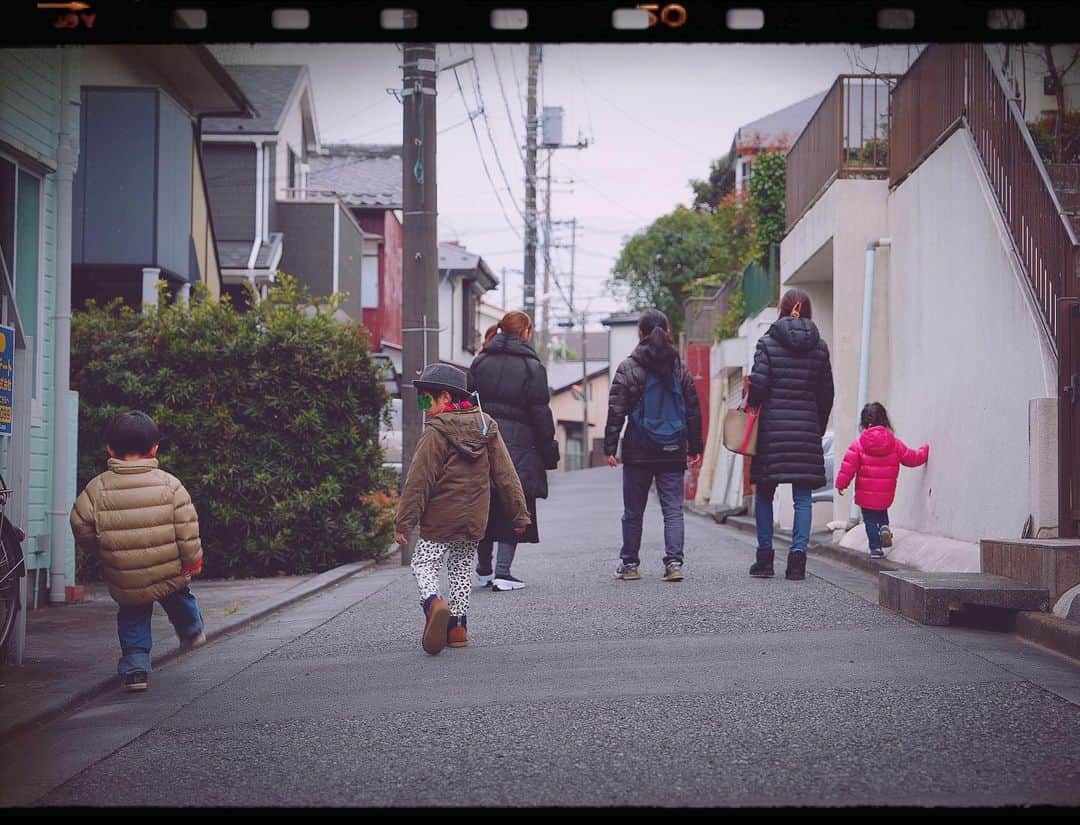 大山恵理乃さんのインスタグラム写真 - (大山恵理乃Instagram)「⁡#大阪パフォーマンスドール  #武内由紀子　 ⁡ 会えてなかった分の近況報告。  子供らワーワーキャーキャーで カオスな空間なのも、 それが今の 私らの幸せである。 ⁡ ⁡ お土産に持たせてくれた @bake__man チョコシュトーレン、 秒殺で無くなる。 美味しすぎる。 ⁡ ⁡ ⁡ ⁡ #OPD」3月2日 0時59分 - erino_ohyama