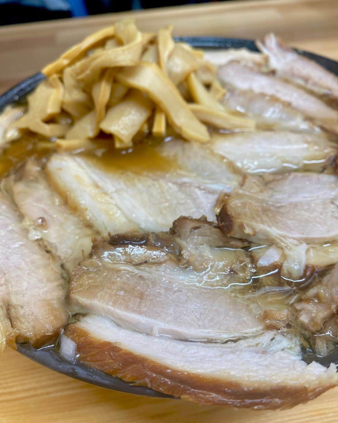 澤田修さんのインスタグラム写真 - (澤田修Instagram)「『北大塚ラーメン』のチャーシュー麺(メンマトッピング)は、いつも美味い。  #KitaOtukaRamen  #TOKYO  #ramen」3月2日 0時59分 - nikushokuju1