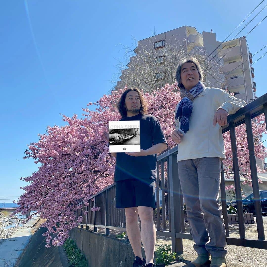 澤田修のインスタグラム：「／ 公開録音イベント開催 ＼  極上の音響空間のロック喫茶で、 📻AwesomeBeats / Mornin'Bluesの公開録音やります。  ・日時：2023年3月19日(日)14時～18時。 ・会場：東京下北沢・3313アナログ天国 ・入場料：￥2,000(1ドリンク付)  参加希望は➡お名前、メアド、電話番号、アナログ持参の有無をご記入の上、イベント専用メールアドレス【abmbradio@gmail.com】 までご連絡お待ちしています。定員に達し次第締め切りとなります。  #AB840 #中央エフエム #鷲巣功 #澤田修 #AR840 #AwesomeRock ＃MorninBlues #3313アナログ天国 #アナログ天国」