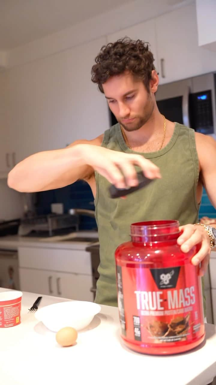 フランコ・ノリエガのインスタグラム：「Protein pancakes 🥞 with @bsnsupplements . . . . 🎞️ @gerardobriceno」