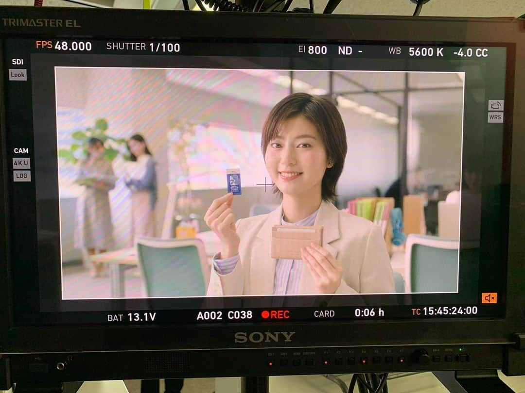 高橋春織さんのインスタグラム写真 - (高橋春織Instagram)「. 興和「コルゲン鼻炎フィルムα」 のTVCMに出演しています☺︎  花粉症のわたしとしては、 このような機会をいただき、 大変光栄です。 ありがとうございました☺️  花粉症の方々、 コルゲン鼻炎フィルムαのお力を借りて、 今年も乗り切りましょう🤝🏻  花粉症の方々を代表して盛大な くしゃみをさせてもらったので、 是非チェックよろしくお願いします🤧笑  2枚目は、くしゃみモードに入ってる時の顔です😑笑  #コルゲン鼻炎フィルムα」3月2日 10時15分 - haoringo_official