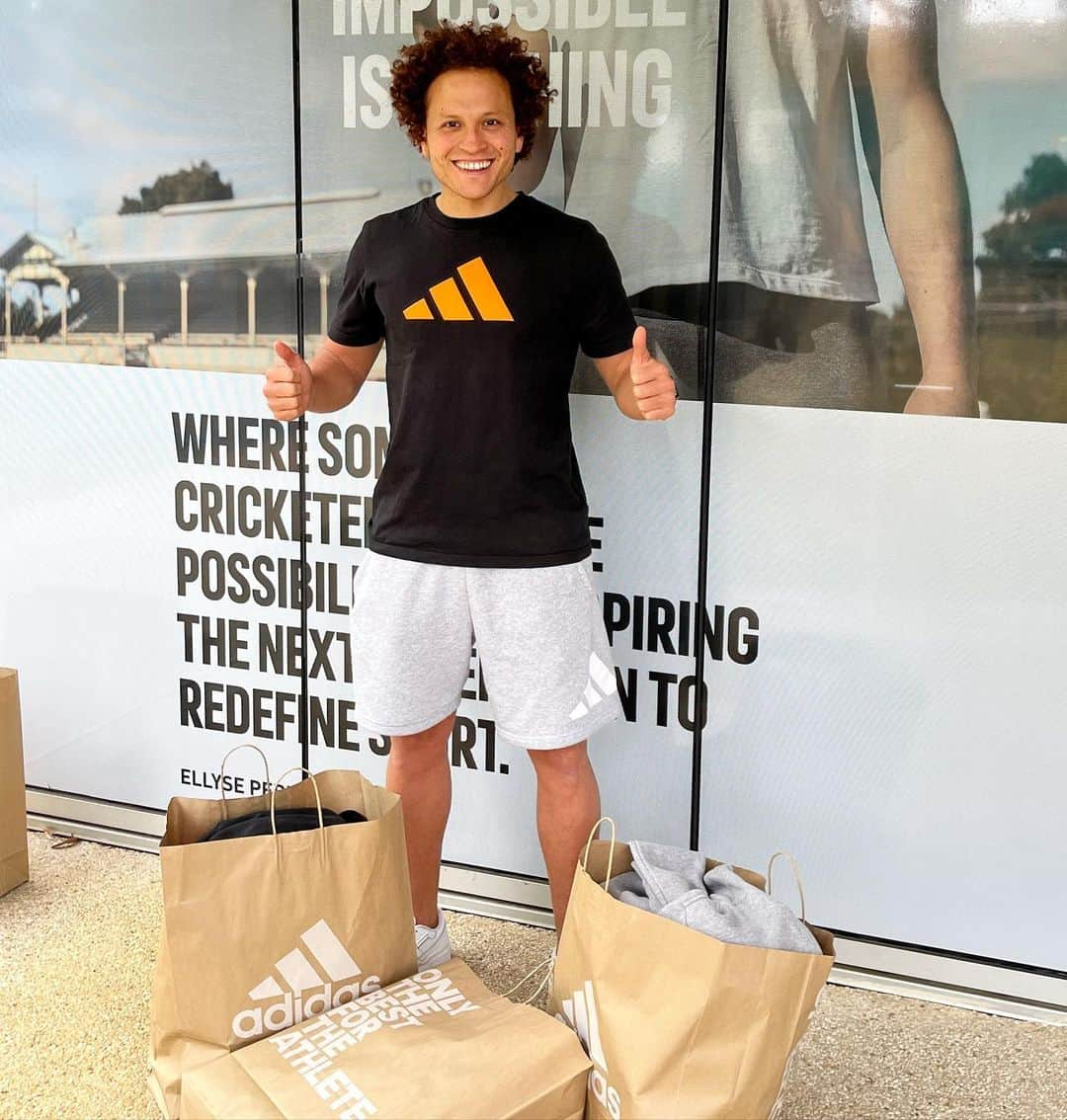 ムスタファ・アミニさんのインスタグラム写真 - (ムスタファ・アミニInstagram)「Thanks @adidasau for always looking after me! 👕👟🛍」3月2日 6時44分 - mustafaamini