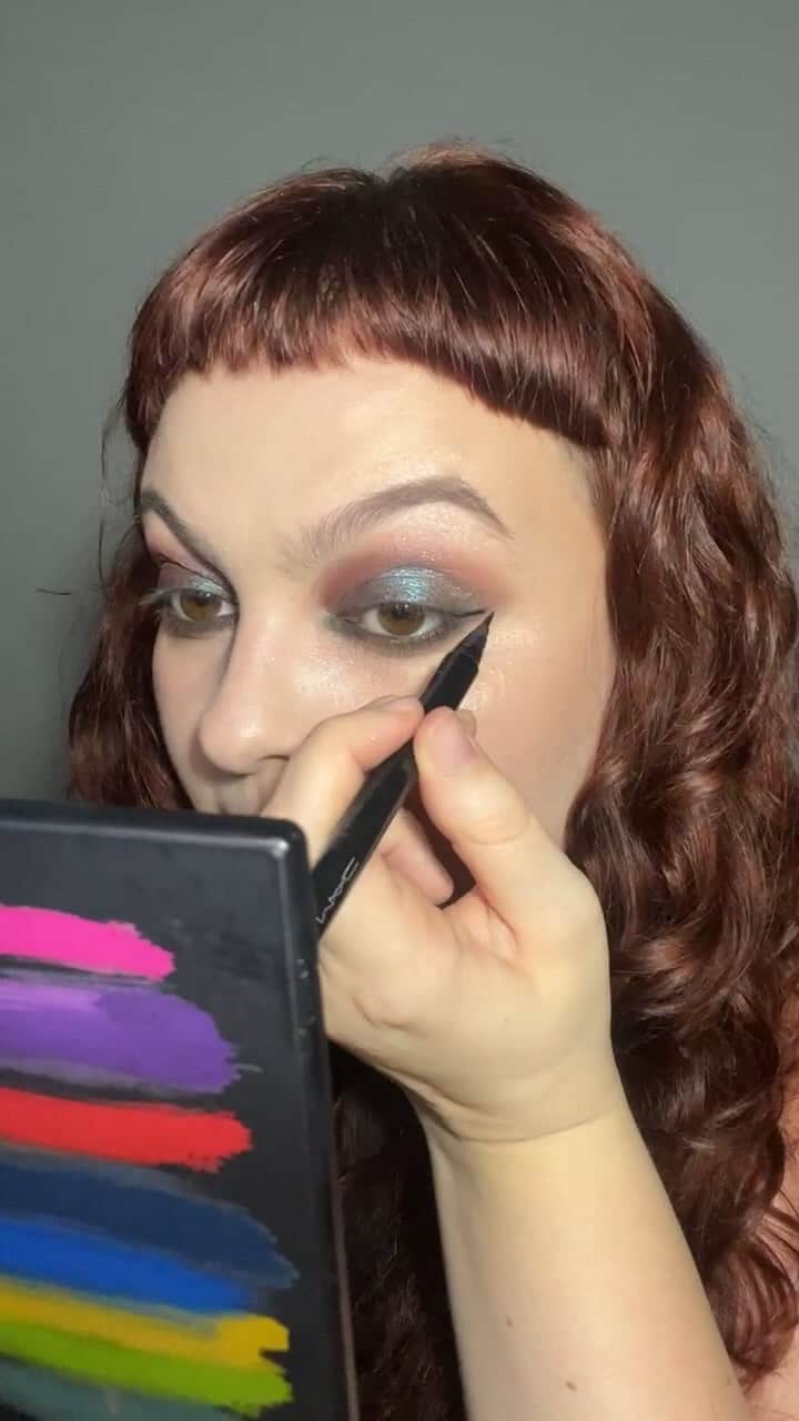 M·A·C Cosmetics BRのインスタグラム：「Live MAC  A nossa treinadora @moniseguaraldo  entregou tudo em uma live incrível com dicas para arrasar nas makes dos festivais de música em março.   Assiste para conferir ;)」