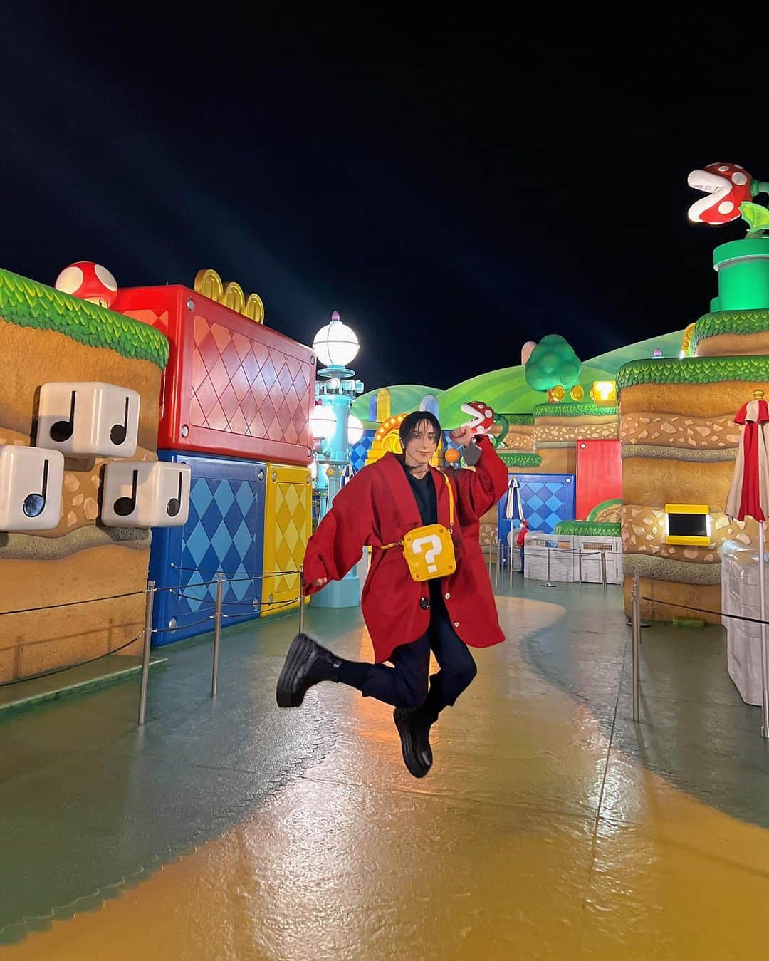 ナイトさんのインスタグラム写真 - (ナイトInstagram)「Universal Studios Osaka! 🇯🇵 First time going to the Super Nintendo World, it was so magical! I felt like I was in the world of Super Mario ♥️ Had the best time with Daruma and Chiba, they are so cute ✌️」3月2日 18時08分 - knitecoser