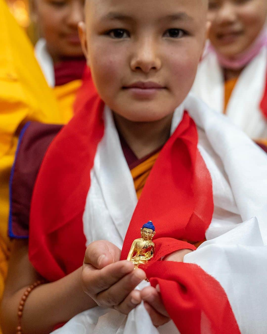 ダライ・ラマ14世さんのインスタグラム写真 - (ダライ・ラマ14世Instagram)「A collection of photographs captured during the ordination ceremony of novice monks and nuns, held at the residence of HHDL in Dharamsala, HP, India on March 2, 2023. Photos by Tenzin Choejor #dalailama #buddhism #ordination #monk #india #tibet #tibetan」3月2日 17時11分 - dalailama