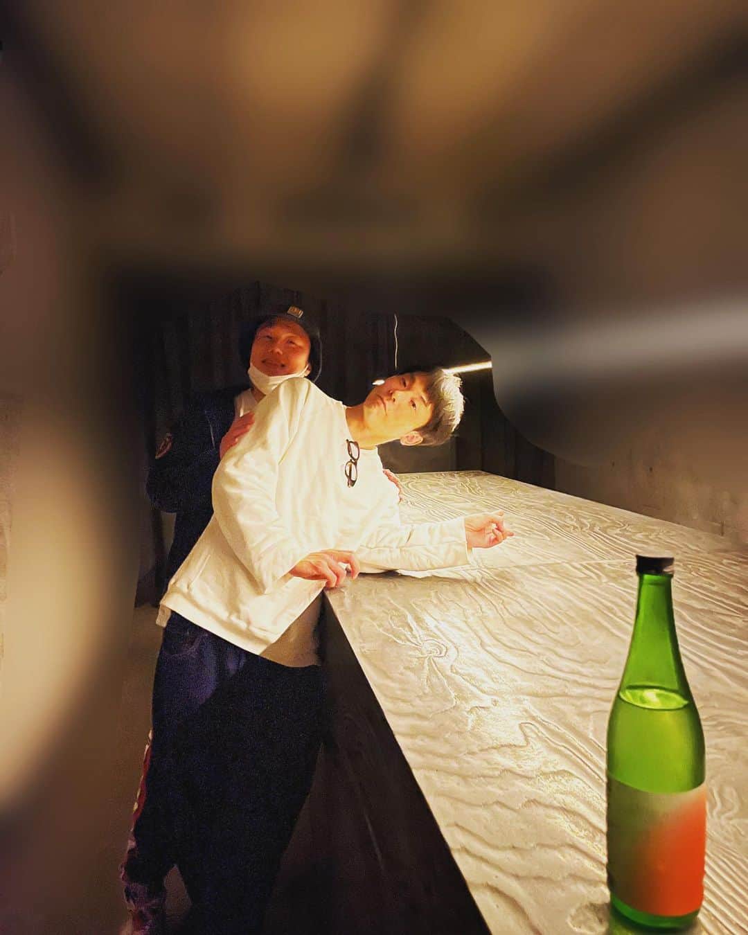 のインスタグラム：「久々に濱家さんと飲んだ時の写真。 濱家さんくらいになるとオシャレ立ち飲み店。 オシャレすぎて面白かった。」