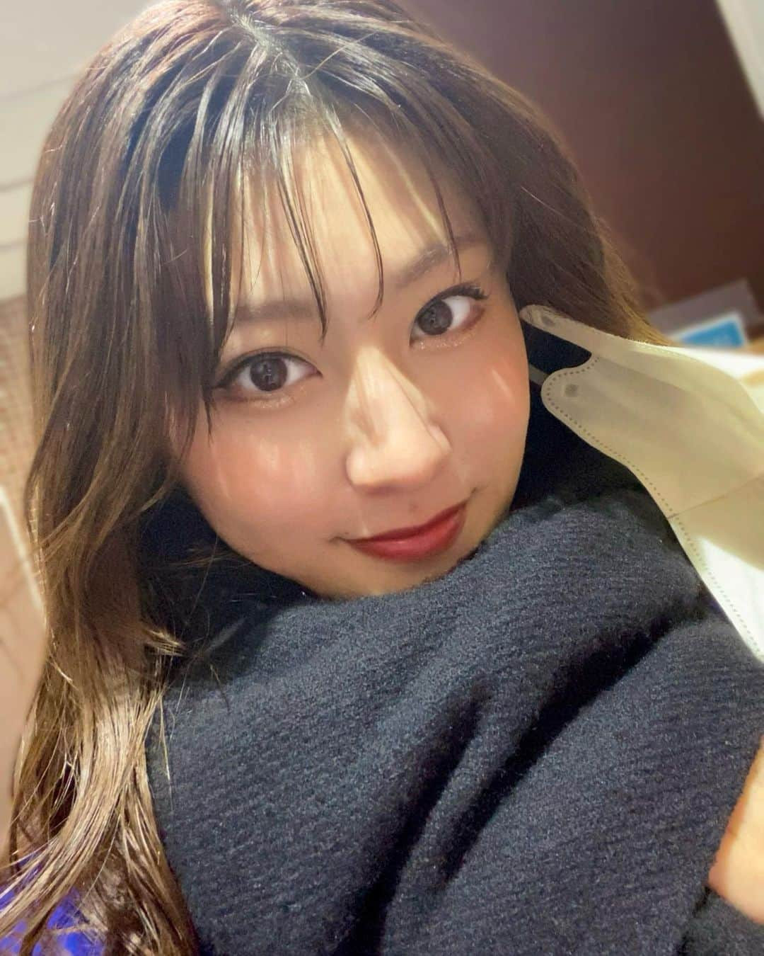 日吉晶羅さんのインスタグラム写真 - (日吉晶羅Instagram)「ゆうがたはまだ冷える🧣  #３月  #selfie #me  #眼力 #ひな祭り」3月2日 17時18分 - akira_kirakira_