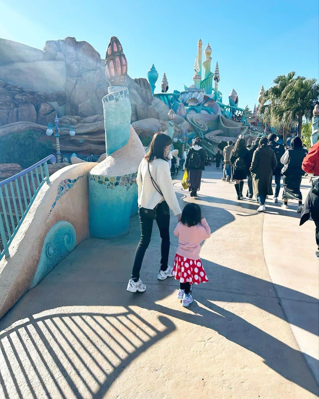 小林真由さんのインスタグラム写真 - (小林真由Instagram)「思い出photo🫶🏻 ⁡ あっという間にもうすぐ春休み..🥺🌸 ⁡ ⁡ #ファッション #コーデ #ママコーデ #女の子ママ #男の子ママ #ママライフ #コーディネート #４歳 #２歳 #ベビー #二人育児」3月2日 17時20分 - mayukobayashii