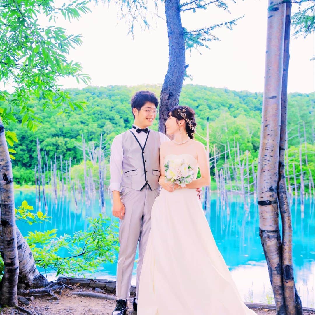 トラッシュ ザ ドレス ウェディング！さんのインスタグラム写真 - (トラッシュ ザ ドレス ウェディング！Instagram)「北海道、美瑛の青い池では、枯れ立ちの木が立つミルキーブルーの幻想的な池を背にフォトウェディングを撮影ができます。  ＼札幌・小樽の撮影プランご用意しています／ 📢お問い合わせはセレブレーショントリップオンラインのホームページからお待ちしています。 https://celebration-trip.online/ ┈┈┈┈┈┈┈┈┈┈┈┈ #セレブレーショントリップオンライン #ウェディングオンライン #フォトウェディング #北海道ウェディングフォト #北海道前撮り #青い池フォトウェディング #青い池 #美瑛 #hokkaido #biei  #weddingphotography #photowedding #preweddingphoto #japanwedding #japanweddingphoto #hokkaidoweddingphoto #hokkaidowedding」3月2日 18時00分 - trashthedresswedding