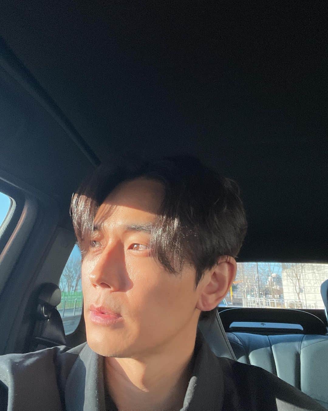 オン・ジュワンのインスタグラム：「간만에 얼빡이😏 간절기 감기 조심💪」