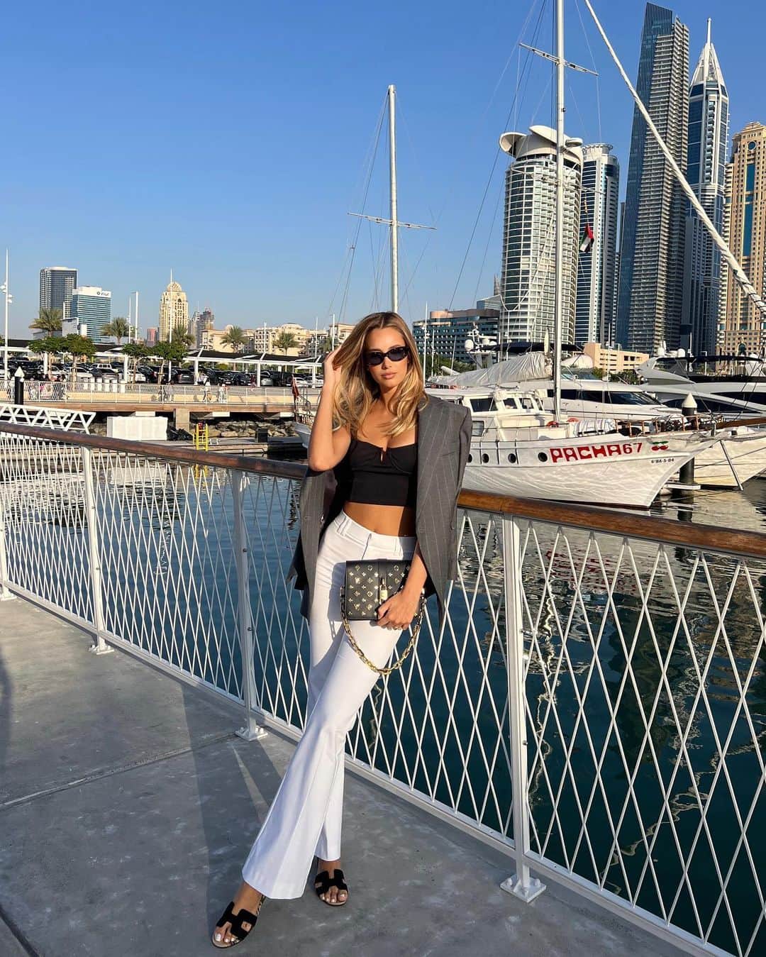 ヴィクトリア・ヴァルガのインスタグラム：「breakfast meeting at my fav spot 🛥」