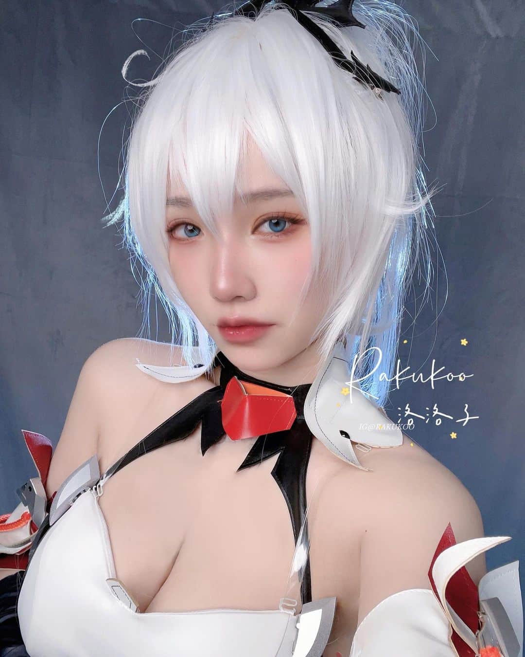 のインスタグラム：「📢 Event Announcement💕Hello my friends, this is Rakukoo 😊 To celebrate the 5th anniversary of Honkai Impact 3rd GLB, I’ll be cosplaying Kiana at Honey & Butter Macarons (633 Spectrum Center Dr, Irvine, CA 92618) during 1-5:30 pm and 6:30-8 pm this Saturday (March 4th), come to meet me at the store! Feel free to take selfies with me 😜Looking forward to see you this Saturday❤️ 📢线下活动通知！大家好我是洛洛子！这周六我会在加州尔湾光谱购物中心的Honey & Butter Macarons参加崩坏3的五周年庆线下活动，当天下午1到5点半，晚上6点半到8点的时间cos琪亚娜在店里和大家互动～欢迎加州的朋友们来找我玩哦！🥳 #honkaiimpact3 #honkaiimpact3rd #kiana #kianakaslana #cosplay #GLB5thanniversary #meonhonkaianni」