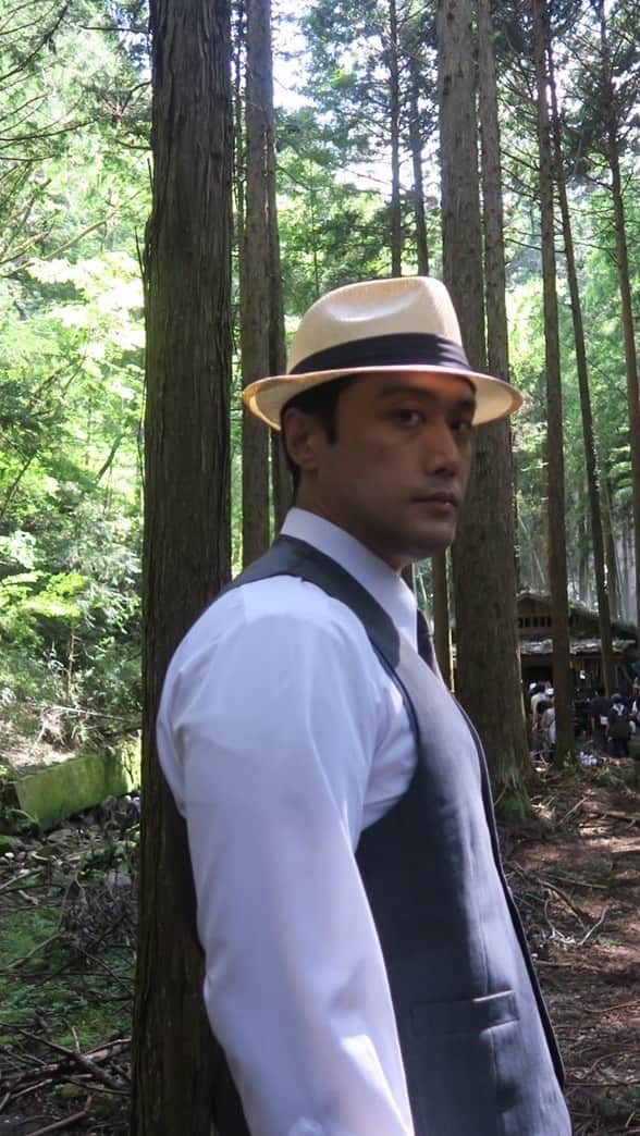 内田朝陽のインスタグラム：「*English under Japanese.  情報解禁　出演作品 映画リボルバーリリー 8/11公開  Information on the movie I'm acting in has been lifted.  A movie called Revolver Lily.  It will be released on August 11th.  #actor  #actorslife  #movie #japanesemovie  #映画 #出演 #撮影 #日本映画 #リボルバーリリー」