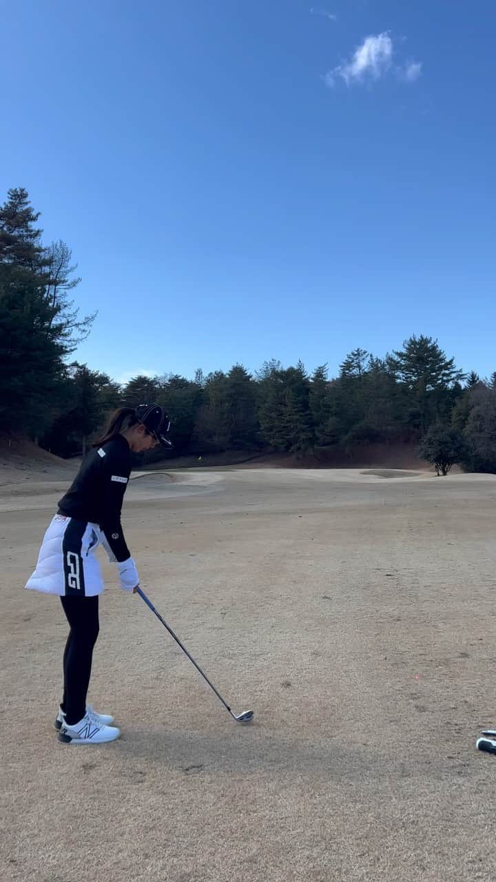 高木萌衣のインスタグラム：「137y 8iフェード🥶🍃  #ELECOM  #ブリヂストンスポーツ #cpggolf  #イデアラボ #秋山錠剤  #フジプレミアムリゾート　#stmgolf #newbalance #ゴルフ  #ゴルフウェア　#ゴルフファッション #ゴルフ女子　#女子ゴルフ　#高木萌衣　#女子ゴルファー　#ゴルフスウィング　#アイアンショット #golf #golfswing #golfstagram #골프 #골프스윙  #골프웨어 #골프여자 #골프스타그램」