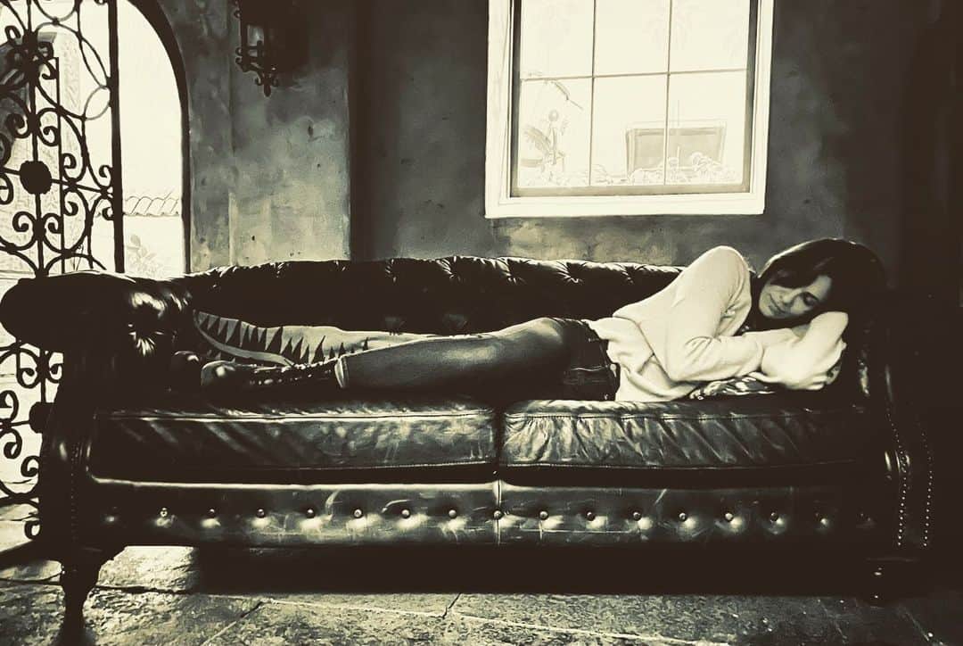 ダニエラ・ルーアのインスタグラム：「Good night my Kensi. Its been an honor to be you for 14 years. . Boa noite minha Kensi. Foi uma honra interpretar-te durante 14 anos. . #TheEnd #Fim #ThatsAWrap」