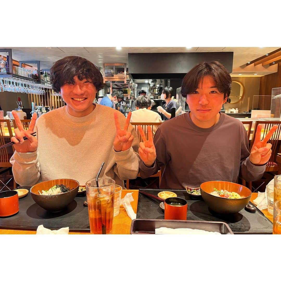 小池純輝さんのインスタグラム写真 - (小池純輝Instagram)「. 今日じゃないけど大輝と洸介とランチ🍴✨ なかなか珍しい組み合わせ。笑 #深澤大輝 #佐川洸介 #DAZN #jleague #jリーグ #東京ヴェルディ #verdy #soccer #football⚽ #football #footballplayer #サッカー #フットボール #小池純輝 #19 #⚽️ #東京 #tokyo #athleta #足球  #sepakbola #junkikoike #tokyoverdy」3月2日 16時20分 - junki_koike