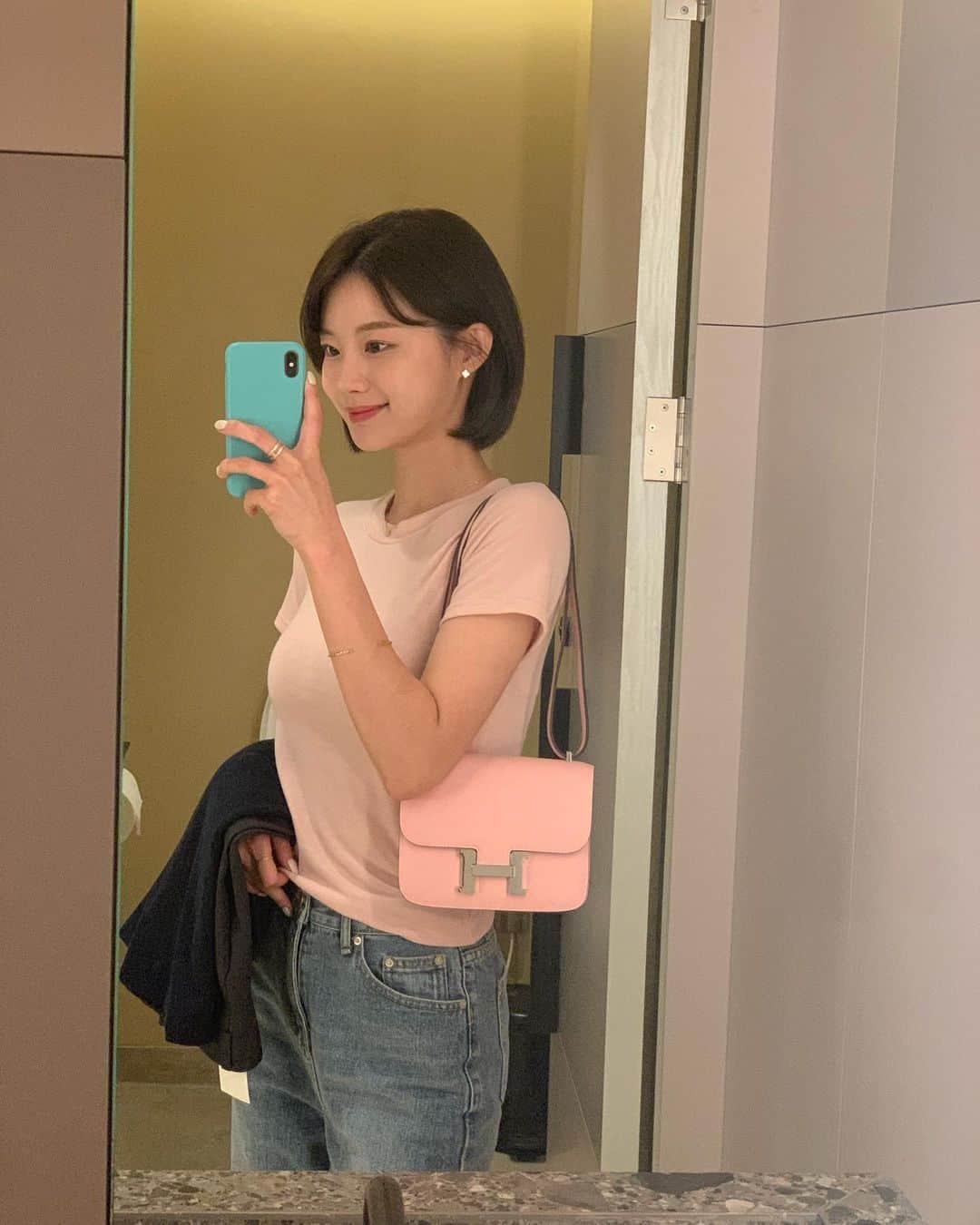 ユン・ダヨンのインスタグラム：「스토리에 올렸던 사진들 💕」