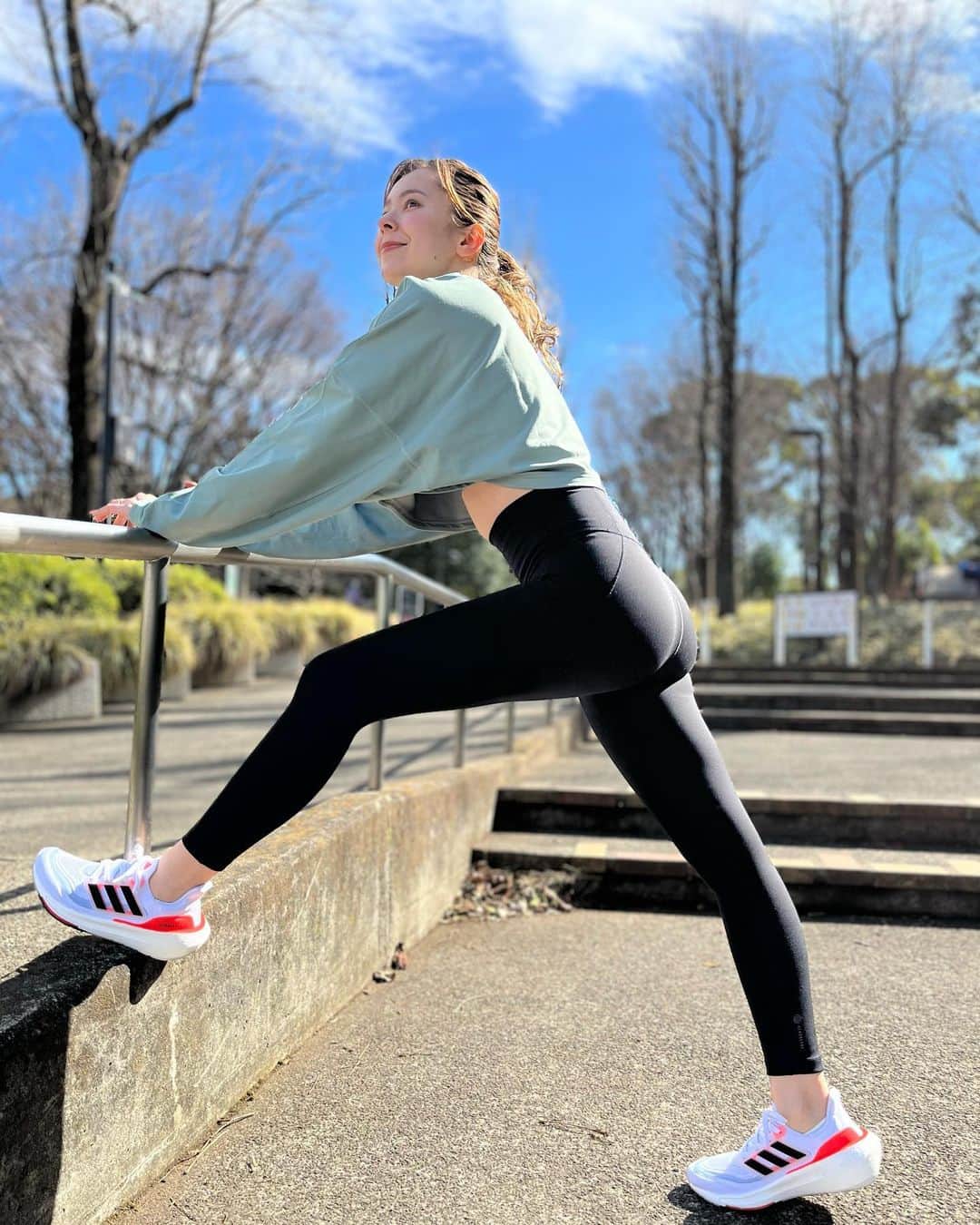 のインスタグラム：「. . 3月3日に一般発売されるadidasの ”ULTRABOOST Light” すごく軽いから跳ねるように走ることができて ランニング初心者の私にもぴったりのシューズ👟✨ . . #ULTRABOOSTLight  #createdwithadidas  #ウルトラブーストライト #Impossibleisnothing #PR」