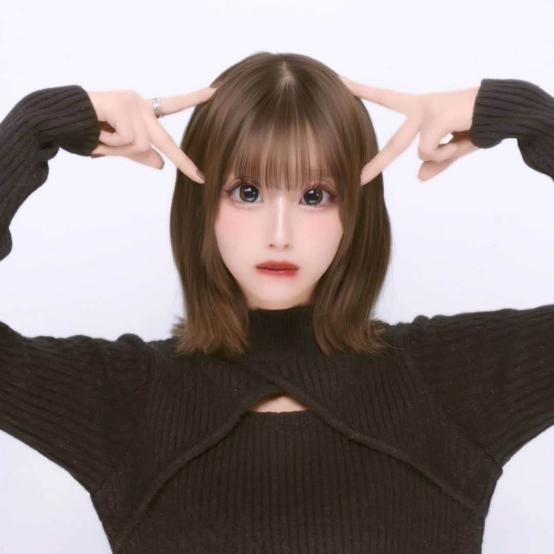 三浦寿莉のインスタグラム：「みんなは春休みや卒業式でプリ撮った~？？🥺  なんと!! 2月20日〜4月30日に フリューのプリ機でプリを1回でも撮影すると 全員にプレゼントが当たるキャンペーンが始まったよ❕- 🎁 -  じゅりも普段からよくプリ撮るから プレゼントも貰えるなんてお得すぎる🌟⋆꙳  さらにプレゼントもレアすぎるって聞いた…(°-° 👂)  あと!! 応募数5万以上で人気のプリ機「THECANDYSTUDIO」が 全国で限定復活するみたいだよ！  みんなも是非応募してみてねｯ🤎🤎🤎  ▼実施期間 《2023/2/20(月)~4/30(日)》  ▼プレゼント内容 mignon店舗1日限定プリ撮り放題  100組 ピクトリンク月額1年間無料  100名 e-ギフト500円分  50,000名 フリューのカラコンクーポン  参加者全員  詳しくはハイライトの特設ページURLからチェックしてね☑️  @furyu_girlslabo    #超プリ祭り   #フリュー  #FURYU   #pr   #卒業プリ  #プレゼント  #jkブランド   #jkの素敵な思い出   #青春フォトグラフ」