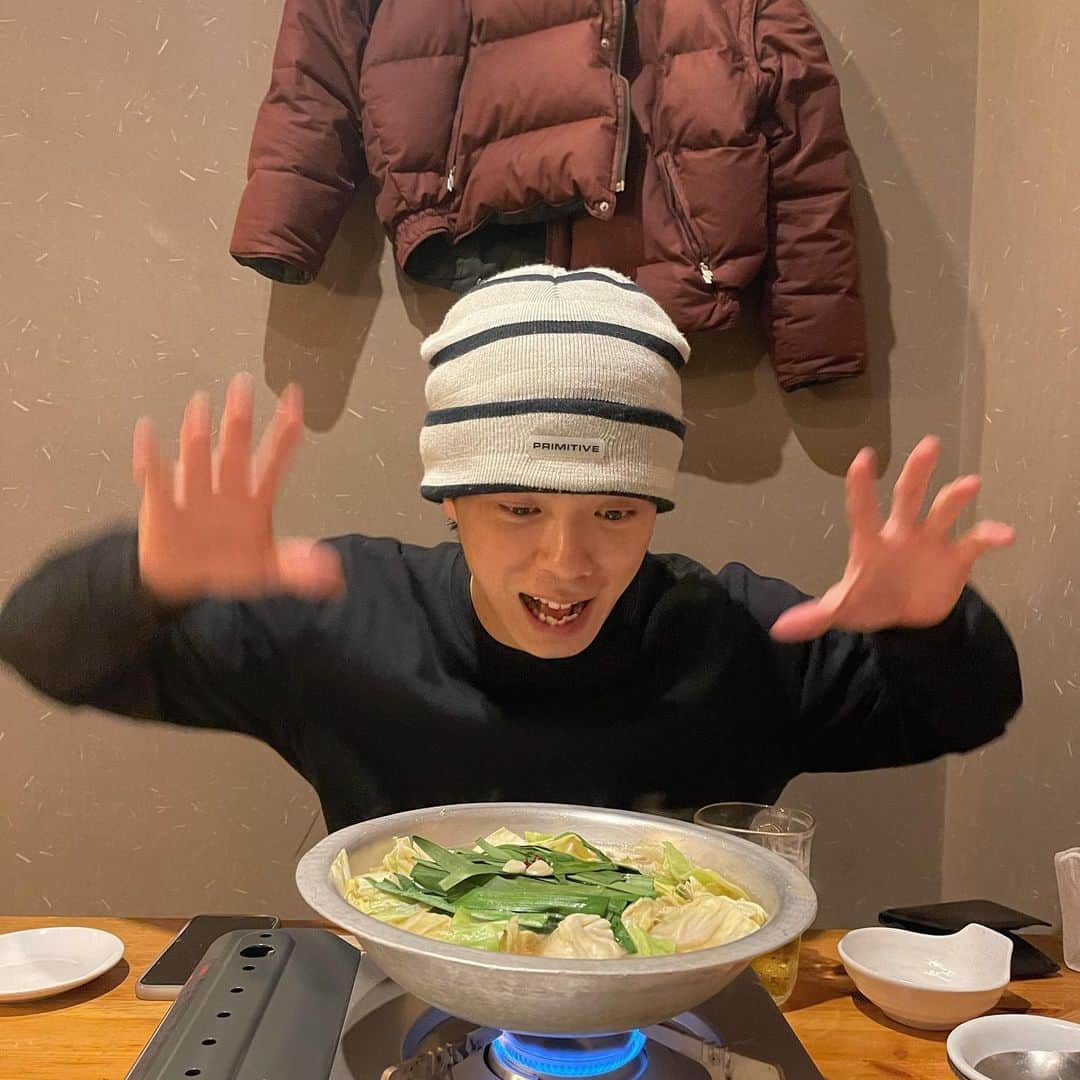 流稜太のインスタグラム：「人生初もつ鍋食べた美味しい」