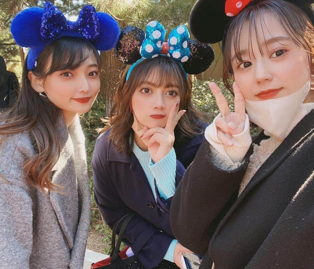 滝口成美さんのインスタグラム写真 - (滝口成美Instagram)「・ ・ おらぶなおふたり🫰🏽 2023.02.28 Disneysea🐚🌊🤍💙  #disneysea#ディズニー#夢の国」3月2日 20時00分 - naruxx93