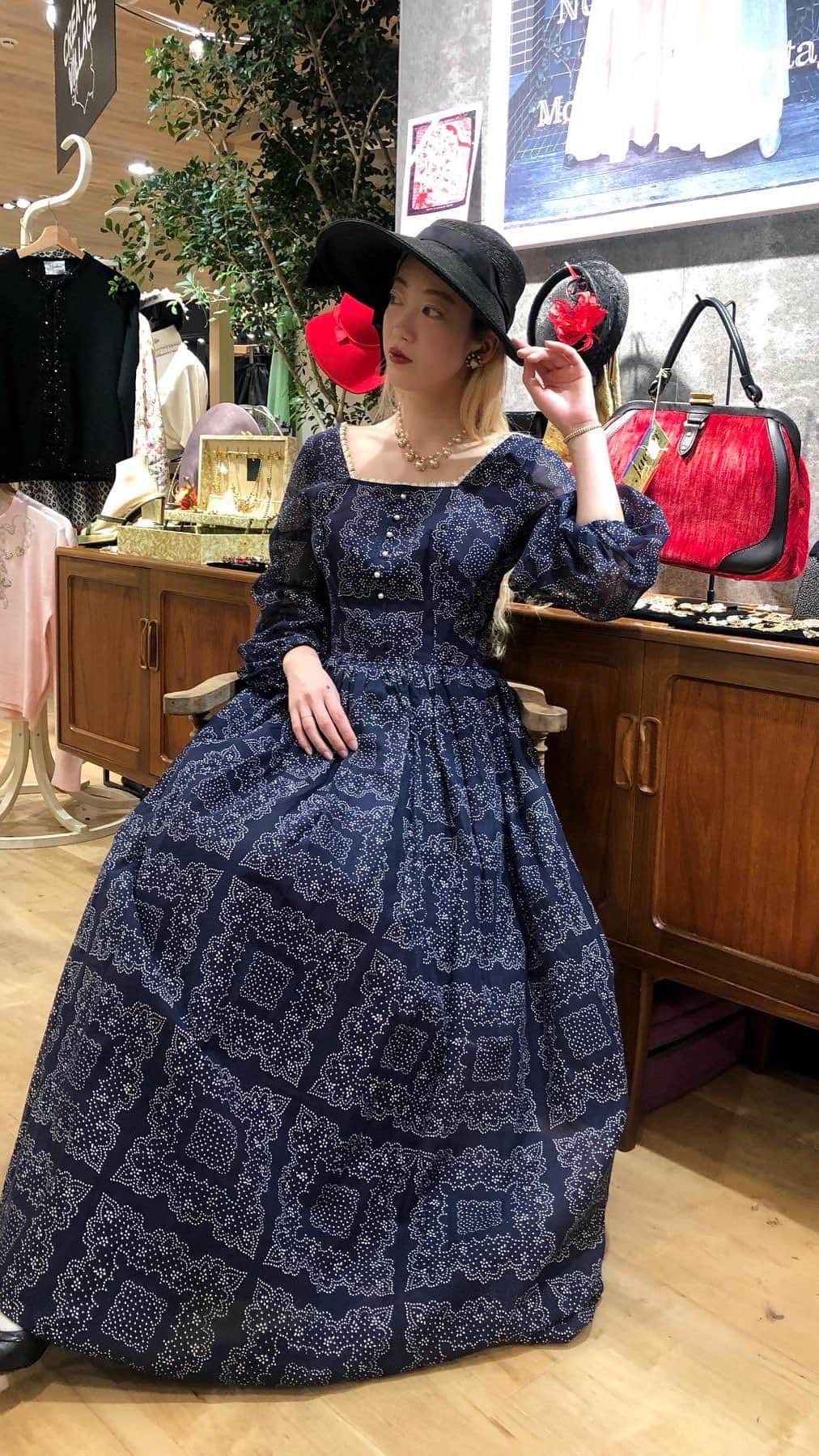 NUTTY Vintage&Collectibleのインスタグラム：「阪神百貨店POPUP入荷ドレス一部ご紹介❤️  お問い合わせ/通販はDMより承っております🙌」
