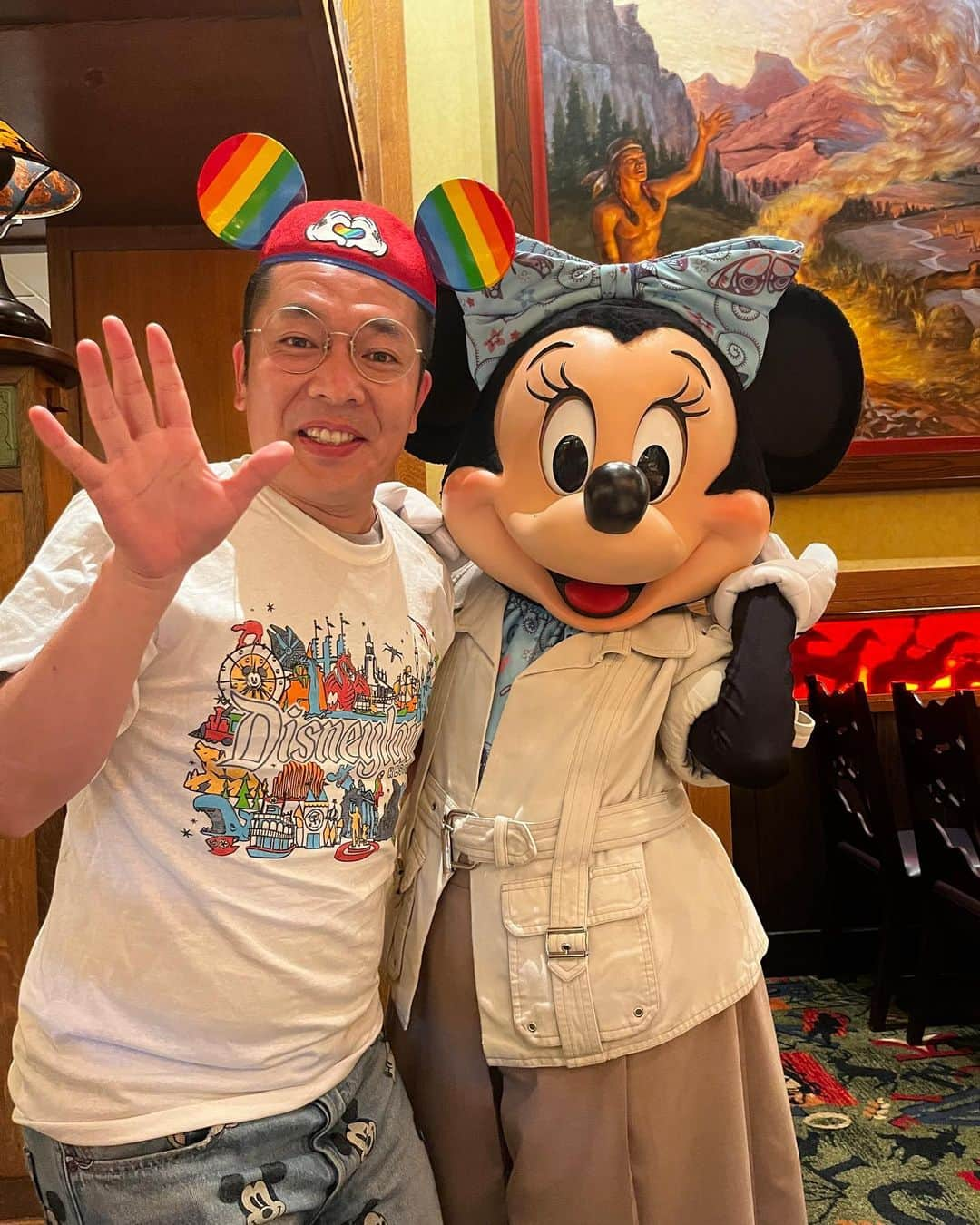 上田昌幸さんのインスタグラム写真 - (上田昌幸Instagram)「3月2日はミニーの日🎀✨  #ディズニーランド #disney  #ミニーマウス #3月2日 #どこのパークで会っても #何回会っても #照れちゃうのよね😂 #トイレ行きたい」3月2日 20時55分 - uechan.uechan.uechan