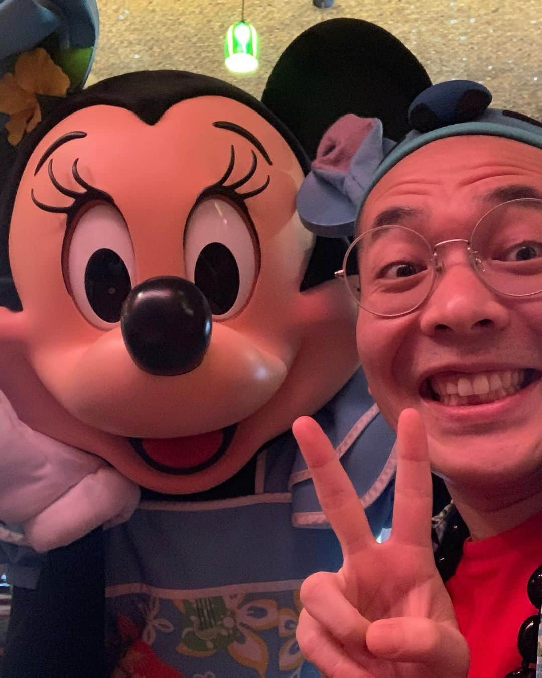 上田昌幸さんのインスタグラム写真 - (上田昌幸Instagram)「3月2日はミニーの日🎀✨  #ディズニーランド #disney  #ミニーマウス #3月2日 #どこのパークで会っても #何回会っても #照れちゃうのよね😂 #トイレ行きたい」3月2日 20時55分 - uechan.uechan.uechan