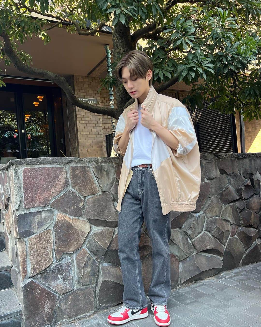 さんのインスタグラム写真 - (Instagram)「春よ来い  @_v3.official @snazzy.official_  #_V3 #V3 #snazzy #droptokyo」3月2日 21時12分 - dongdongisland