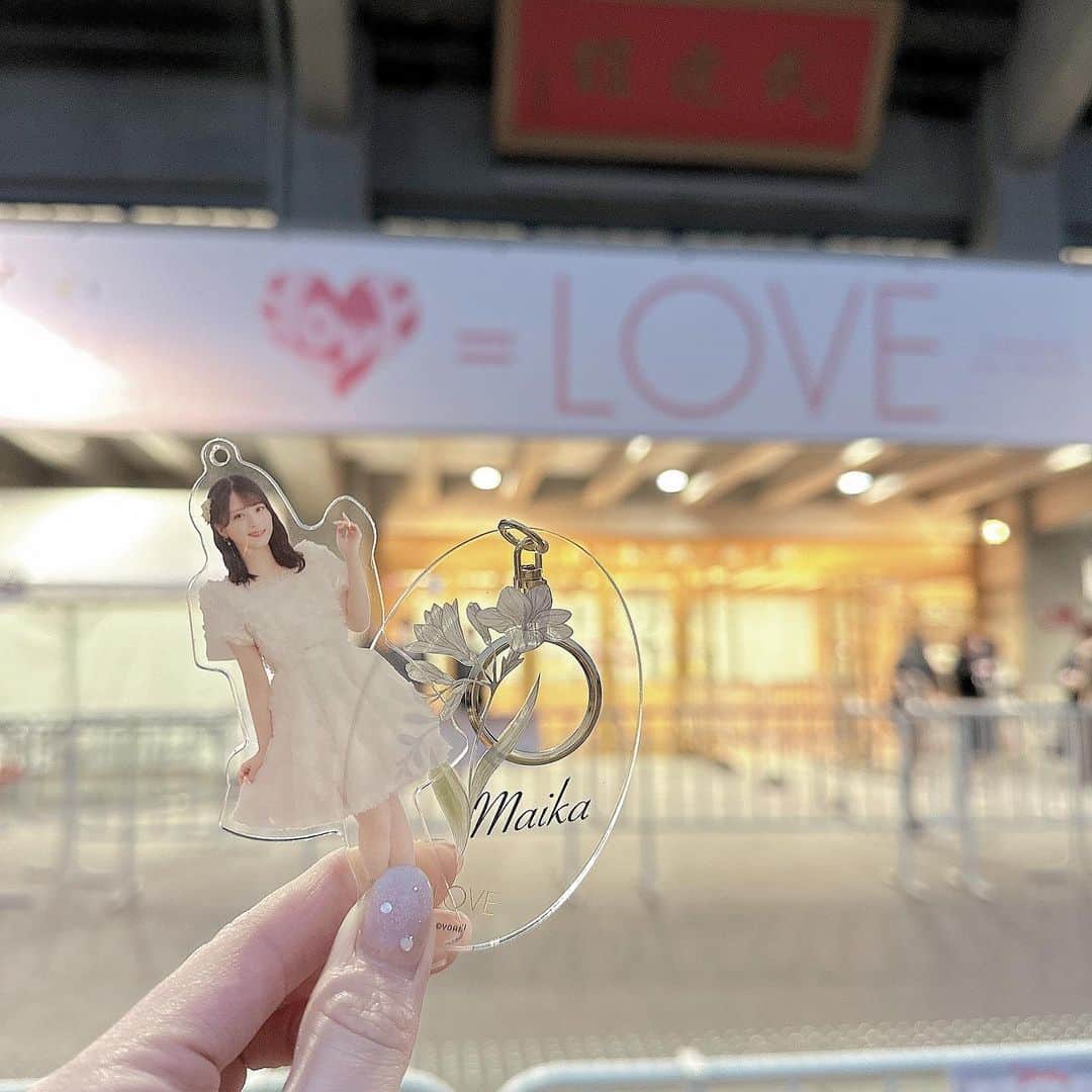 白井真緒のインスタグラム：「推しは今日も尊かった。幸せをありがとう🤍 佐々木舞香さいこうイコラブさいこう #イコラブ全国ツアー2023 #イコラブ武道館 #イコラブ #佐々木舞香」