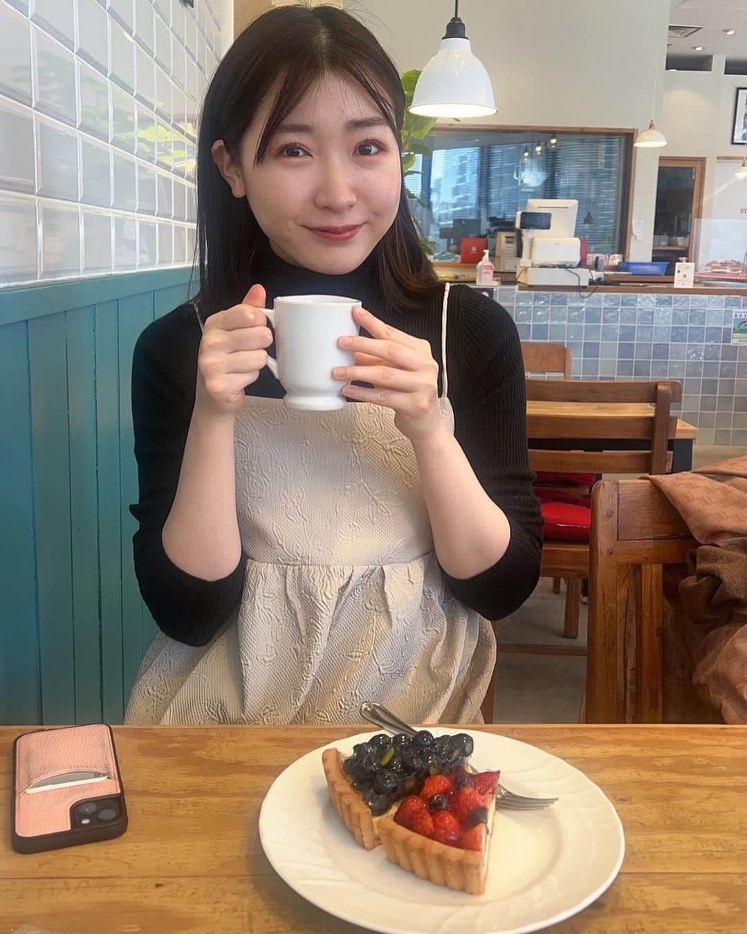 倉橋うみ（矢野あずさ）さんのインスタグラム写真 - (倉橋うみ（矢野あずさ）Instagram)「⁡ ⁡ 🍓🫐🍓🫐🍓🫐 ⁡ 幸せでした🤭 ⁡ ⁡ #デリス #デリスタルトアンドカフェ #タルト食べ放題 #苺タルト #ケーキバイキング #食べ盛り女子2人」3月2日 21時46分 - kurahashi_umi815