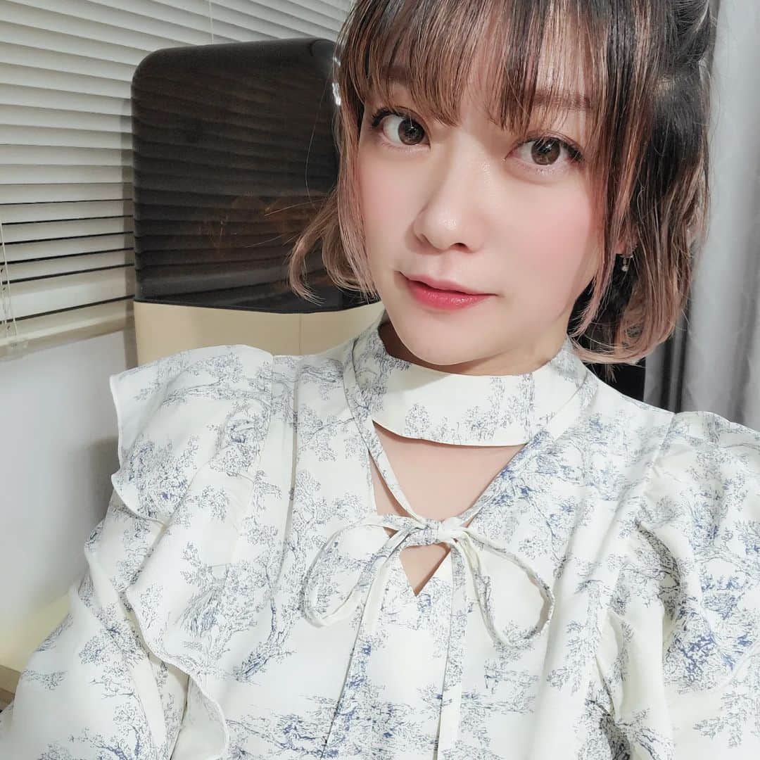 国友愛佳のインスタグラム：「気づいたら、明日はひな祭りじゃん🎎」