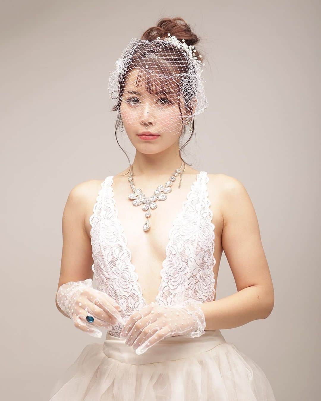 永原芽衣のインスタグラム：「こういうの好きなんだけどわかってもらえるかなあ🥺✨笑笑 . . . . . . . . . . . . . . . . . . . . . . . . . . . . . .  #photo #camera  #粉我  #japanese #japanesegirl #swimwear #follow #followme  #フォロワー募集中  #フォロワー増やしたい #レースクイーン #グラビア　 #racequeen #selfie  #팔로우 #셀카 #셀카샷 #셀피 #셀카그램 #얼스타그램 #팔로우환영 #팔로우환영 #팔로  #photography #photoshoot #撮影　#portrait #カメラ　#お尻　#photoshooting  #ウェディング」