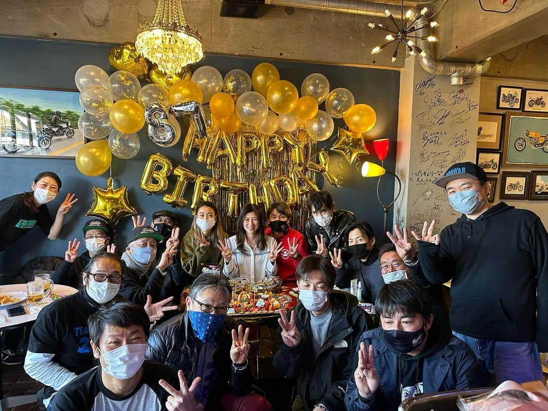 采女華のインスタグラム：「先日、TRIPLE CAFEさんにてお誕生日パーティーをしていただきました💐🎉🎂 幸せな一日をありがとうございました🎁」