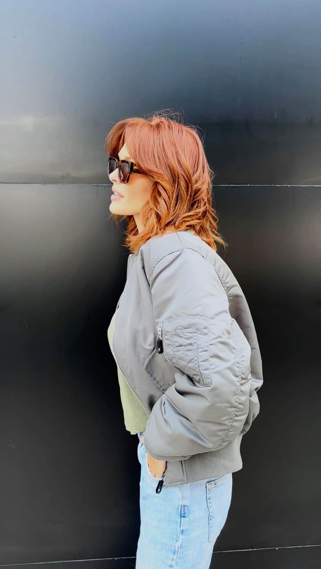 Caroline Receveurのインスタグラム：「Mon secret pour des entretenir mes cheveux colorés 🤫 La gamme Chroma Absolu @kerastase_official en entretien à la maison et le soin Fusio-Dose Chroma Absolu chez mon coiffeur une fois tous les 3 mois 💫 #kerastase #YouDareWeCare」