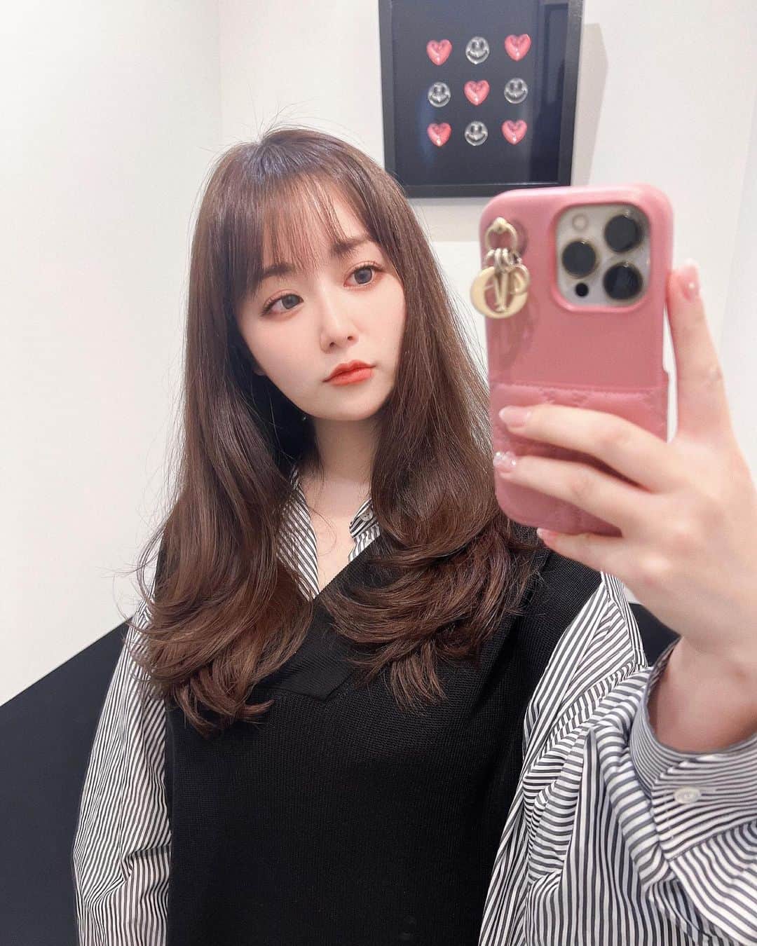 のインスタグラム：「♥︎ ♥︎ ♥︎  風が強い！ 爆裂炸裂猛烈春が近づいてきている！！！ びゅびゅびゅ〜🌬🍃  🏷 #maisonmargiela」