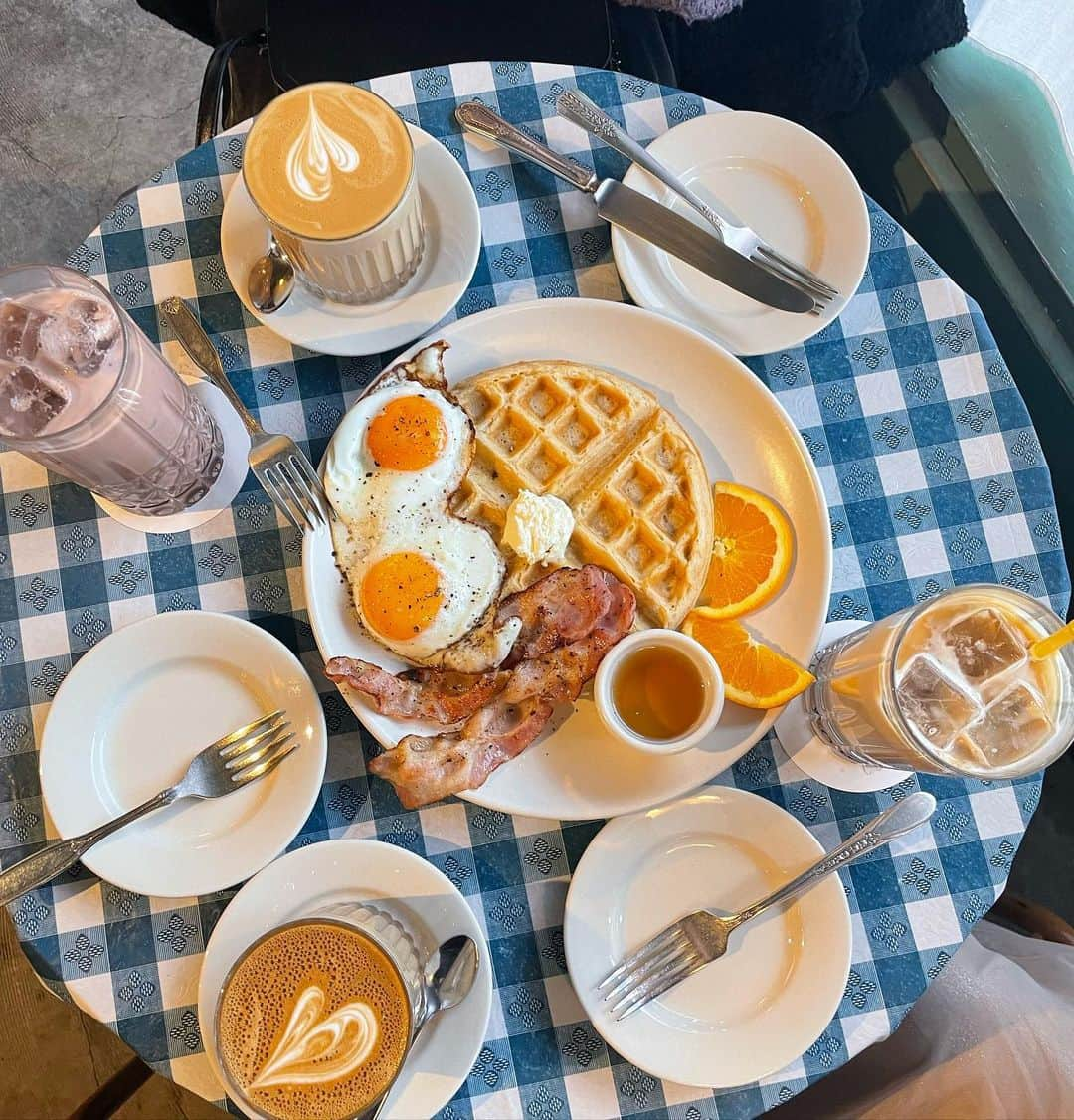 長谷川晴奈さんのインスタグラム写真 - (長谷川晴奈Instagram)「最近は食欲がすごくていっぱい食べちゃう 美味しいもの食べてる時って本当に幸せよね🤍  みんなはどんな時に幸せを感じますか？☺️」3月2日 22時59分 - haruna_hasegawa71