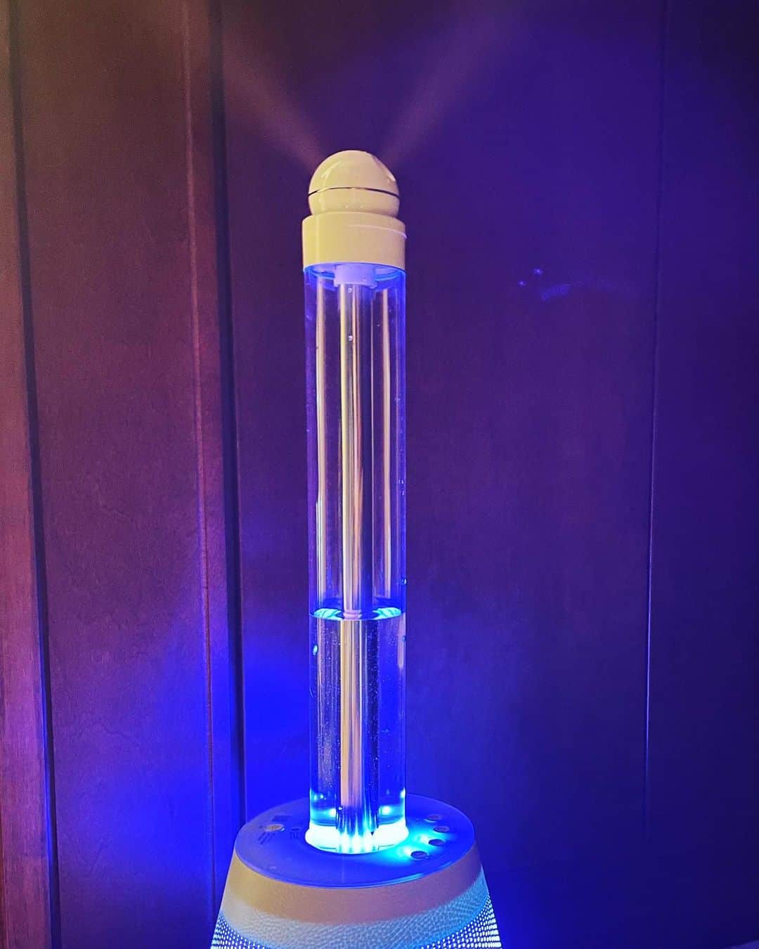 中井美穂のインスタグラム：「加湿器にして美顔器にもなる光触媒を使った「yuragi 潤水プルミエール」  色々できて色々凄い✨✨✨  #カルテック  #光触媒  #美容 #加湿器#365日加湿 #お部屋は加湿お肌は保湿」