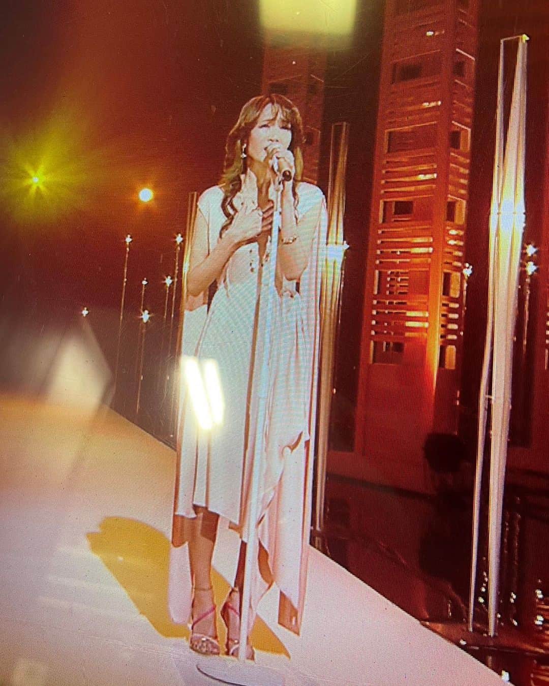 のインスタグラム：「NHK総合「SONGS 中島みゆき特集＆下半期名場面集」  ご覧になって下さった皆さま！ありがとうございました‼️ まだご覧になられていない方は再放送もありますので、是非✨  【再放送】3月7日（火）午前1:25～2:10　※6日（月）深夜 NHK総合  NHKの照明はいつも綺麗で嬉しいです。ありがとうございました。  大泉さん、戸次さん 本当にありがとうございました‼️  Love 中島みゆき様  ドレス @fendi   ジュエリー @bulgari」