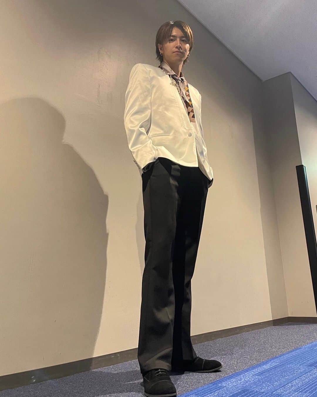 のインスタグラム：「超特急のザ・ベストナインにお越し頂いてありがとうございました🕺✨配信を観てくれたり気持ちを送ってくれたのもちゃんと届いてたでー❗️ありがとうな😊  スペースシャワーTVさんには僕が10代の頃からお世話になっていて、ずっとこうして超特急の事を応援してくださって、超特急の歴史と共に寄り添ってくださり、本当に感謝しています✨これからもご一緒できる様に僕達も変わらず努力し続けます😊✨ #スペースシャワーTV」