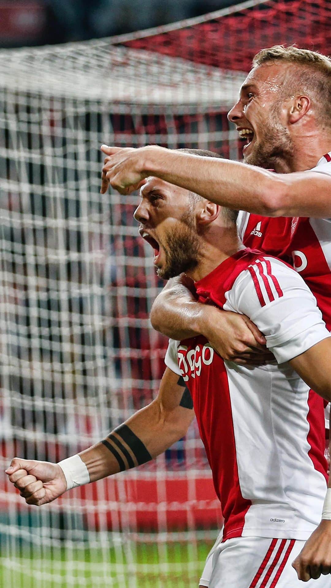 ヨニー・ハイティンハのインスタグラム：「Here’s what happened last time we played De Graafschap in a Cup game… 😉」