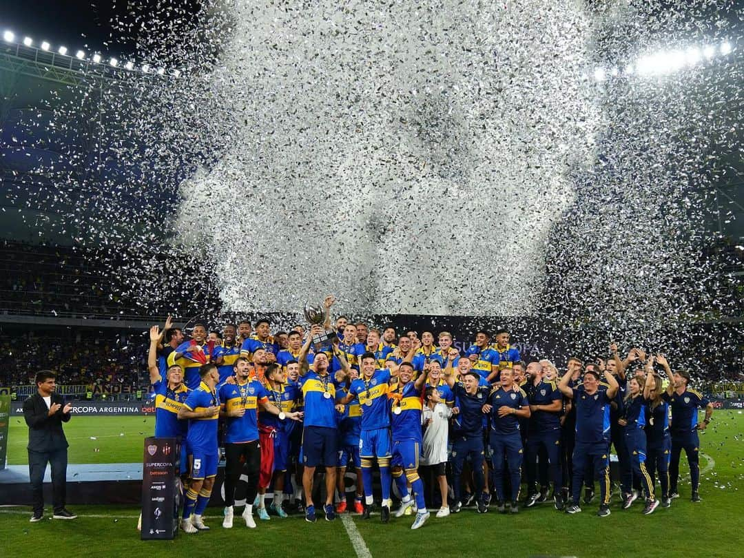 セルヒオ・ロメロのインスタグラム：「Llegó La 1ra🏆🥇🫡 !!! Vamos por más @bocajrsoficial !!!」