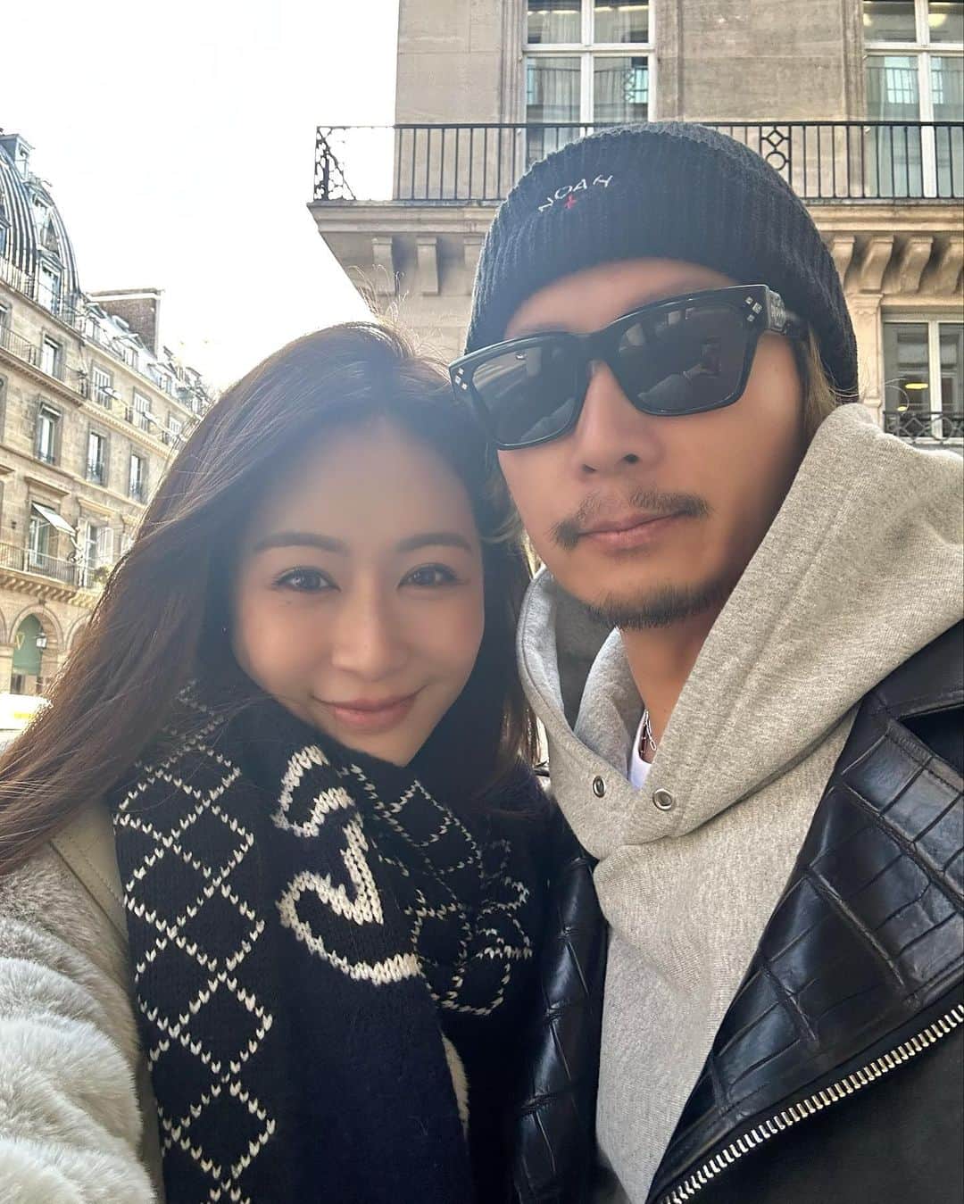 のインスタグラム：「#paris  #parisfashionweek  1日目 初めてHERMESのヒマラヤをおろした日 #一粒万倍　 ある方に自分を次のステージに連れて行ってくれる靴と出会うからと言われ 前回のparisで出会った運命の靴  そして購入したその日に デザイナーの @pierrehardy さんにも会うという奇跡  今まで履く機会がなかったので 今回の旅で履きました  パリに来るといつも素敵な出来事や出会いがある  ここで色んな事を吸収して 日本に帰ろう  @hermes  #hermes」