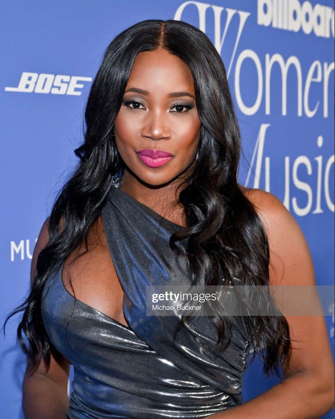 Kissのインスタグラム：「It was such an honor to be a part of Billboard’s Women in Music event again last night! As a “woman in music” lol I always love celebrating my fellow ladies who are kicking ass and taking names in the music industry cuz it ain’t easy! 👊🏾 Salute to all of the 2023 honorees!! ✨ #bbwomeninmusic 📸: @61.mm」