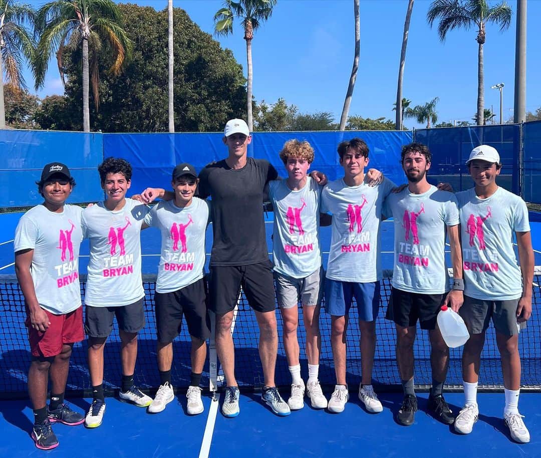 ケビン・アンダーソンさんのインスタグラム写真 - (ケビン・アンダーソンInstagram)「KEVIN ANDERSON TENNIS & MINDFULNESS CAMP  A MASSIVE THANK YOU to Inspiring Children Foundation supporter and former ATP Top 5 player, Kevin Anderson, for hosting 7 of our TEAM BRYAN players for an exclusive tennis and mindfulness camp in Delray Beach, Florida!  Over the 5 day camp, Kevin shared not only his in-depth knowledge of the game of tennis, but his knowledge about mindfulness and meditation that has helped him tremendously in his own life. Throughout the trip, ICF / TEAM BRYAN youth experienced professional-level tennis training and coaching from Kevin, mindfulness activities, breathing exercises, open and meaningful conversations, team-building activities on the beach, cold plunges, and much much more all alongside Kevin Anderson.  A special thank you goes out to Kevin & his family, as well as hosts Buddy & Dylan for housing our team and being so welcoming and open to everyone. You all truly helped make this trip an extraordinary experience!   And thank you to ICF / TEAM BRYAN Alumni & Manager, Ricky Sypert, for managing the trip and leading the group! 🙌  We cannot thank Kevin enough not only for providing this once-in-lifetime opportunity to our youth, but also for being such a leader, role model, and example of what it means to be extraordinary for our youth in the program. The wisdom and insight Kevin shared with our youth over this camp was extremely impactful, and we deeply appreciate his passion for personal growth, personal development, and healing through the tools of tennis and most importantly, mindfulness. 🙏  We hope to see you all again soon!  #TeamBryan #NoQuit #InspiringChildren #Meditation #Tennis #mindfulness」3月3日 7時50分 - kandersonatp
