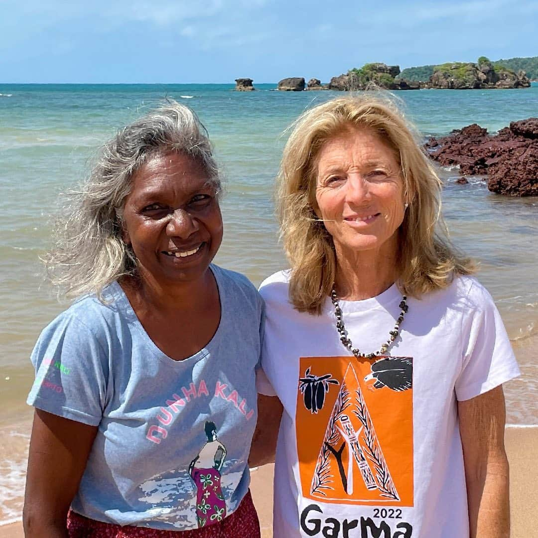 キャロライン・ケネディさんのインスタグラム写真 - (キャロライン・ケネディInstagram)「Ambassador Caroline Kennedy is now United States Ambassador to Australia! 🇦🇺  To keep up to date with Ambassador Kennedy’s time Down Under please follow our friends at @usembassyaustralia as this account is no longer in use! 🐨🦘  #USwithAUS」3月3日 10時09分 - amb_kennedy